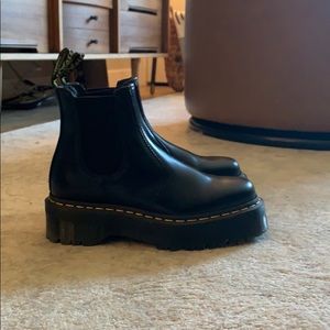 NEW Flatform Dr. Marten Chelsea Boot